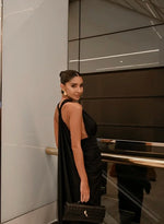 Vestido Jersey Drapeado Costas Arco Preto